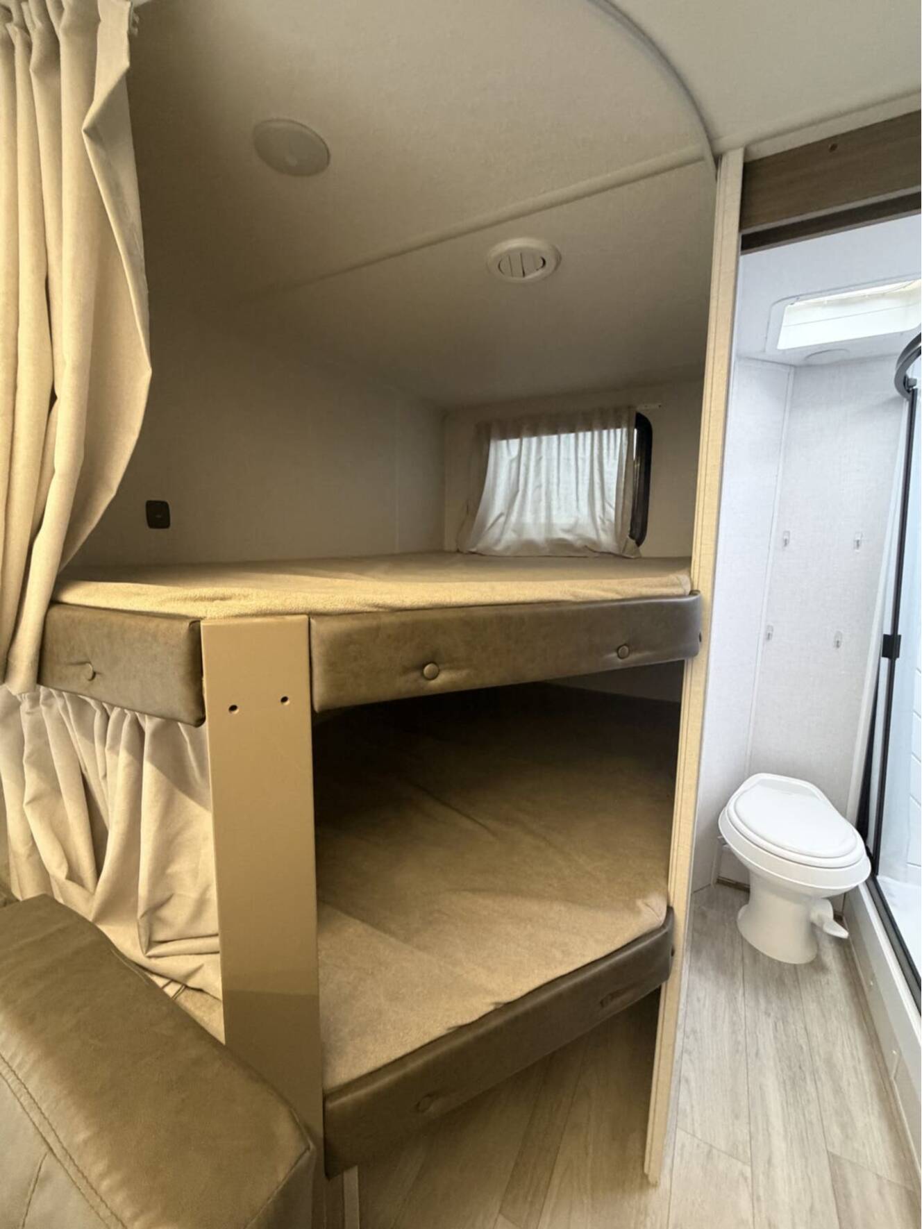 A photo of this 2025 Forest River Salem Cruise Lite 261BHXL