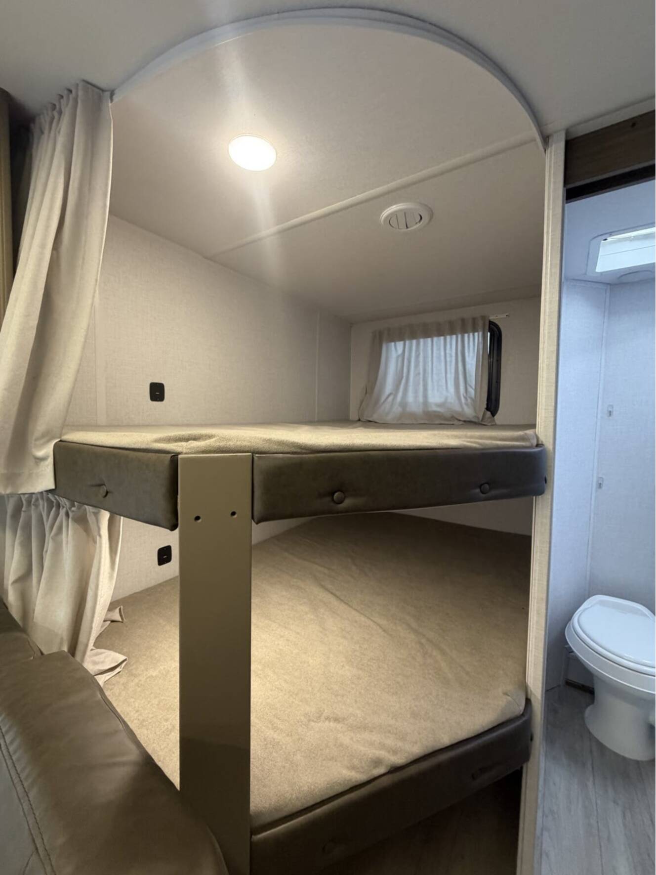 A photo of this 2025 Forest River Salem Cruise Lite 261BHXL