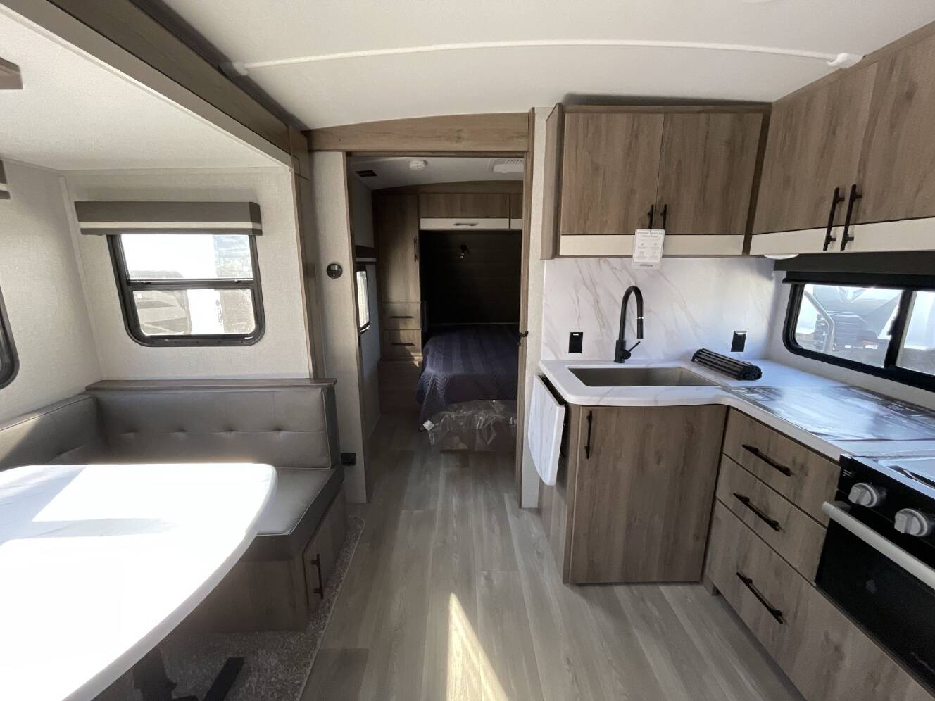 A photo of this 2025 Grand Design Imagine 2800BH