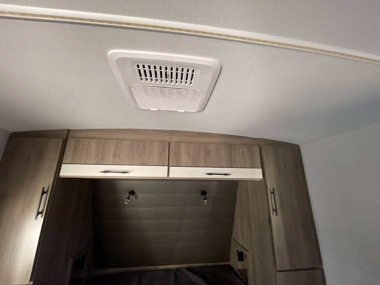 A photo of this 2025 Grand Design Imagine 2800BH