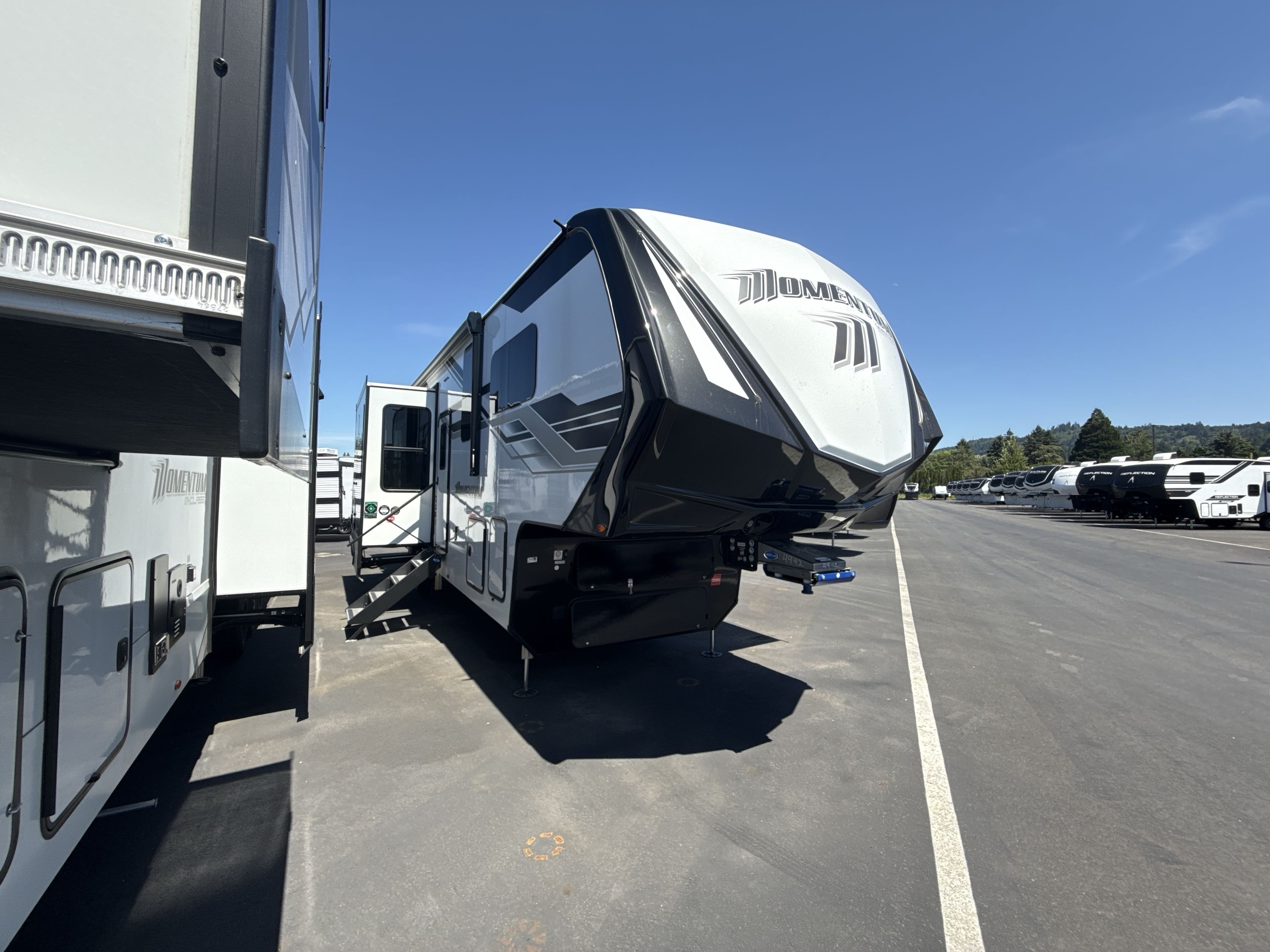 2026 Grand Design MOMENTUM M CLASS 351MS in woodland WA
