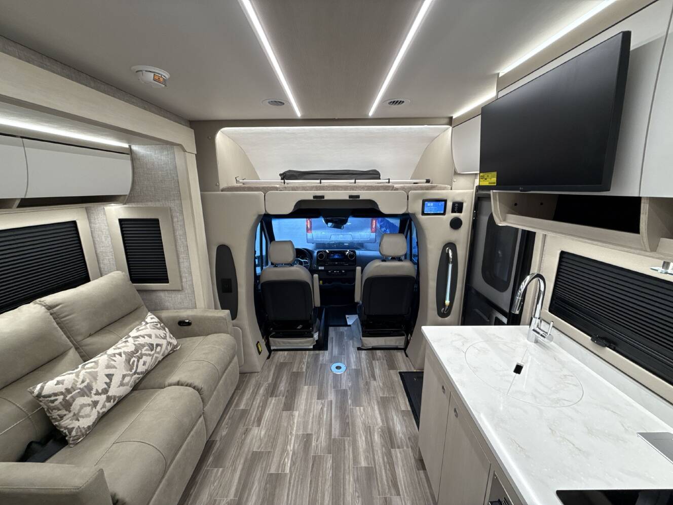 A photo of this 2026 Tiffin WAYFARER 25XLW
