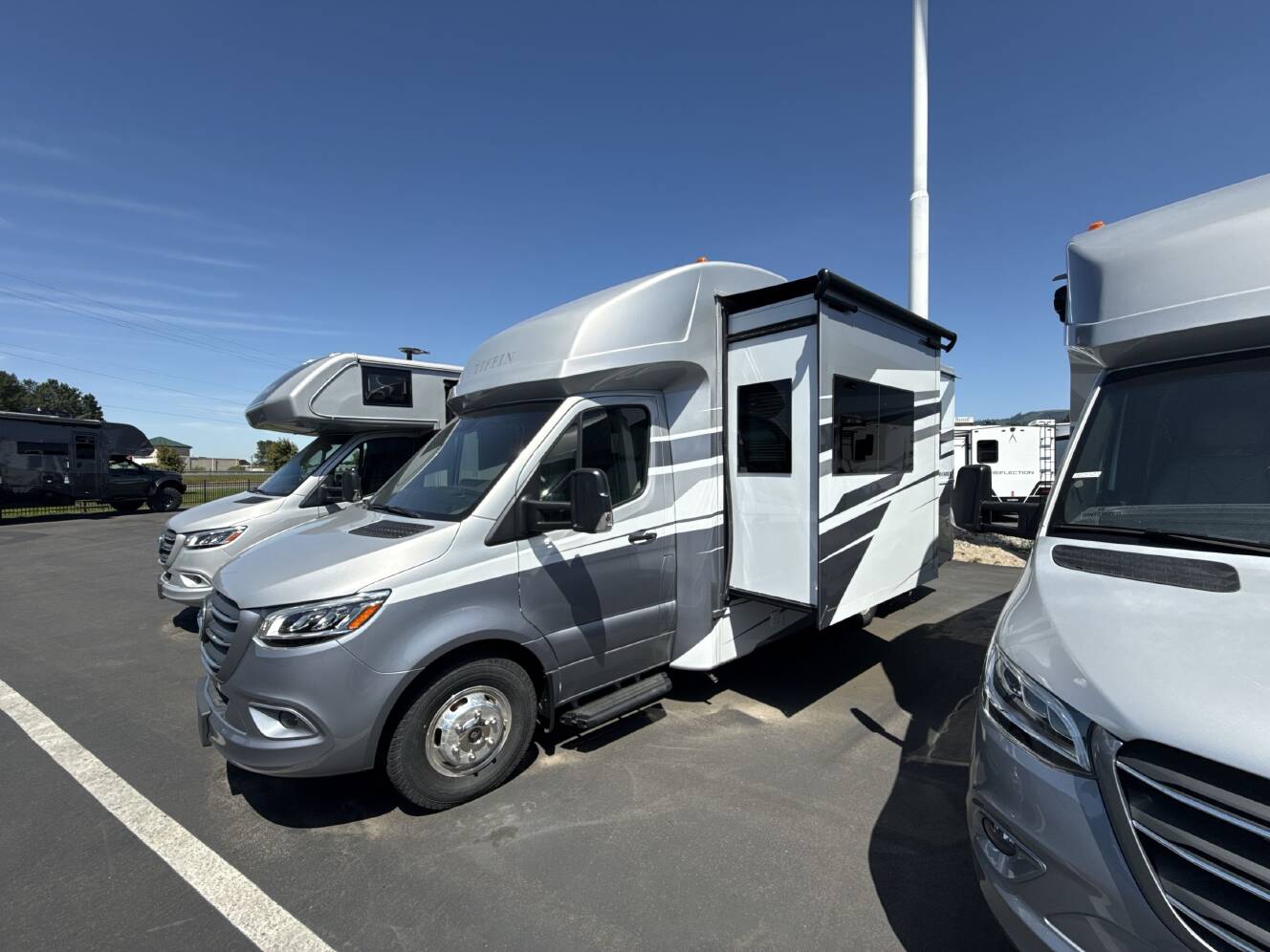 A photo of this 2026 Tiffin WAYFARER 25XLW