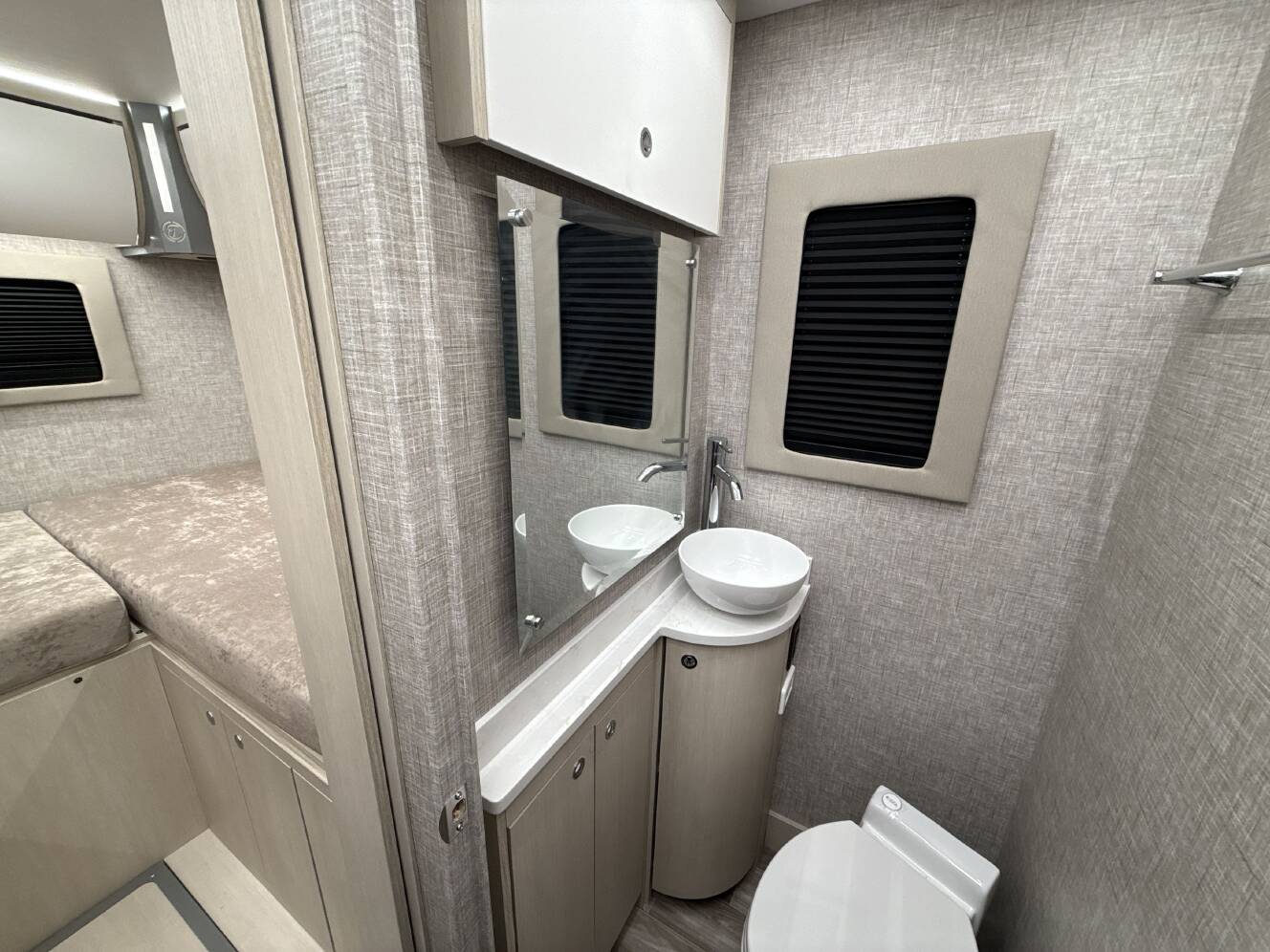 A photo of this 2026 Tiffin WAYFARER 25XLW
