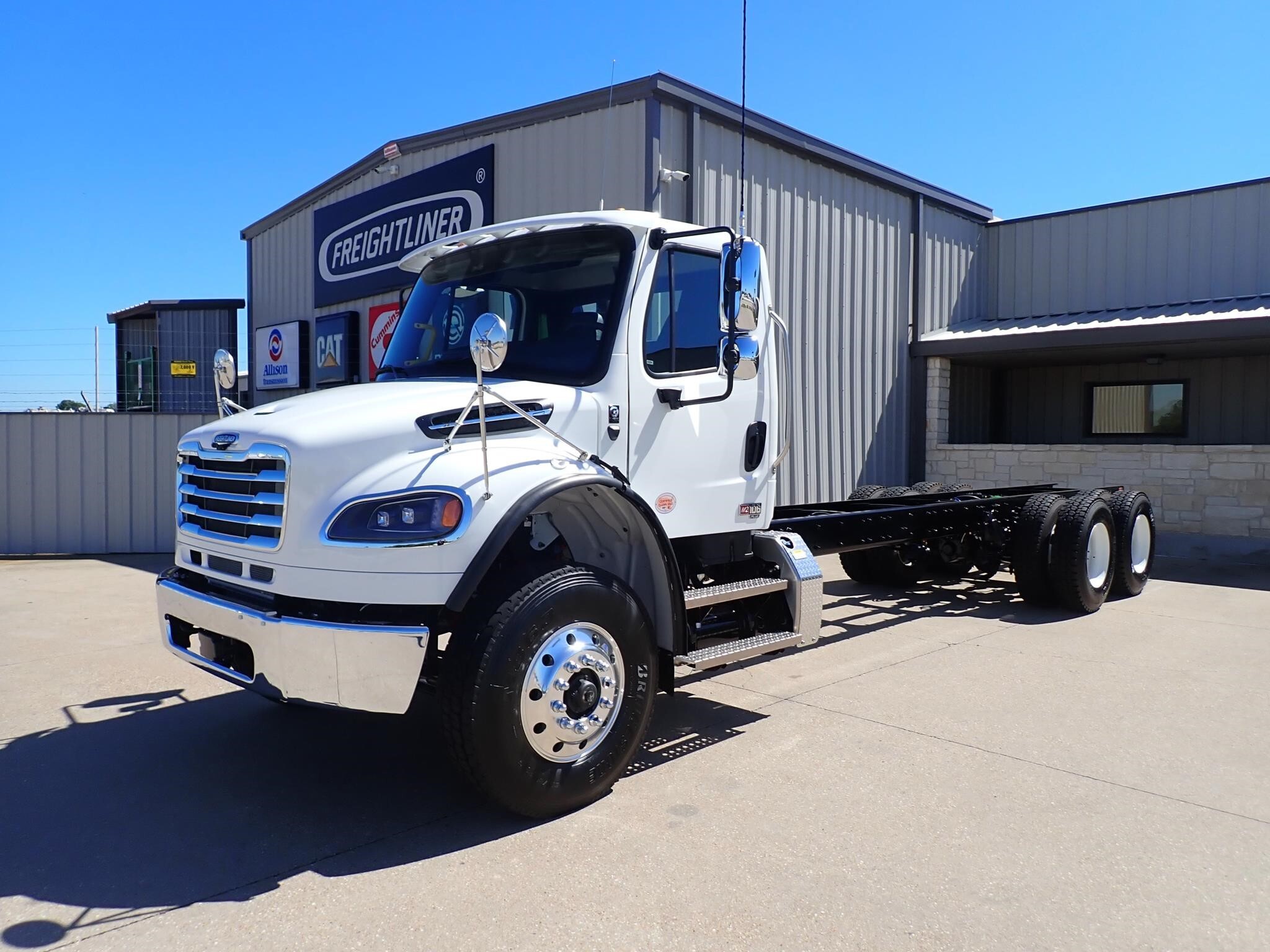 2027 FREIGHTLINER BUSINESS CLASS M2 106 in Waco, TX