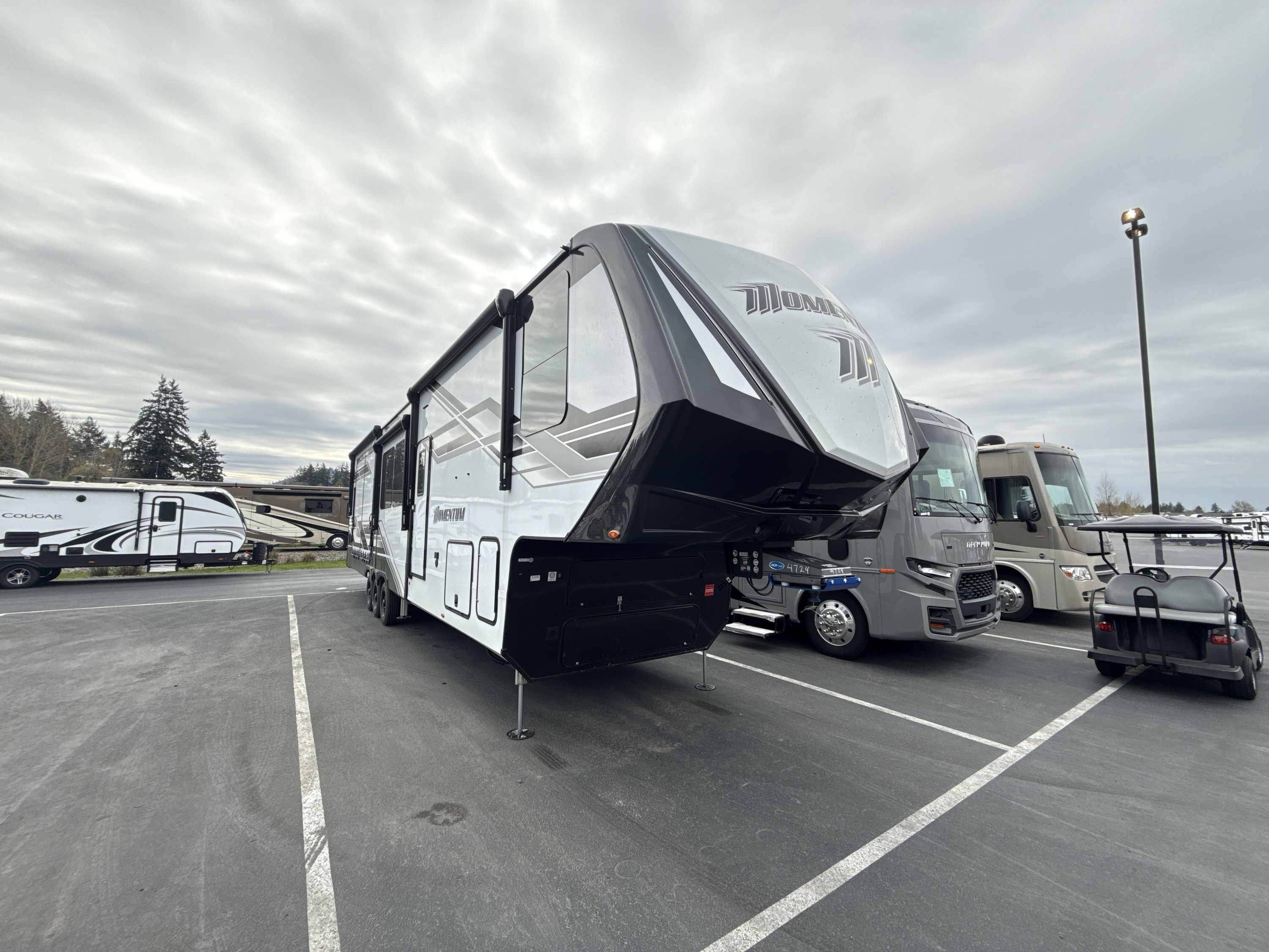 2026 Grand Design MOMENTUM M CLASS 399M in woodland WA