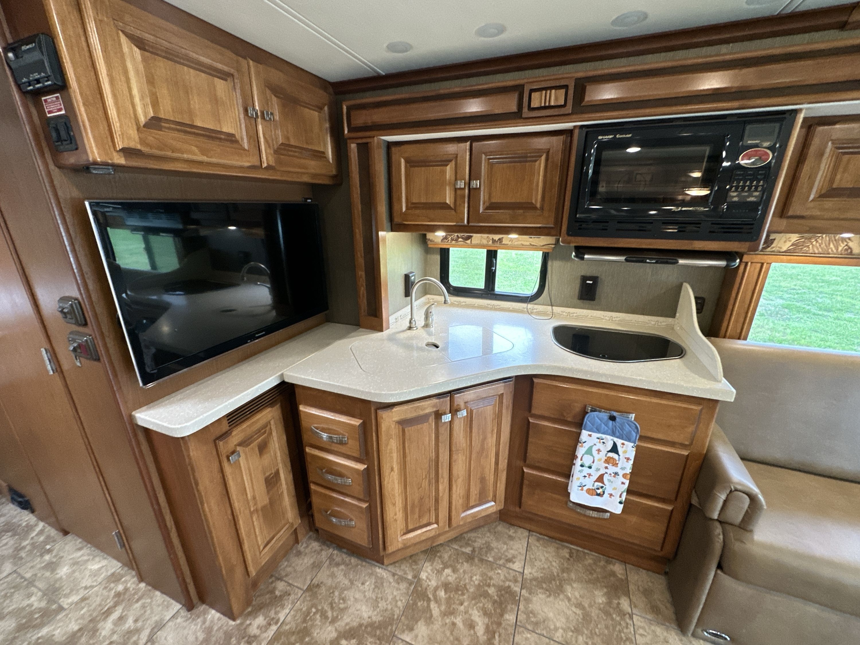 Used 2013 Tiffin Allegro Breeze 32BR For Sale in Concord, NC