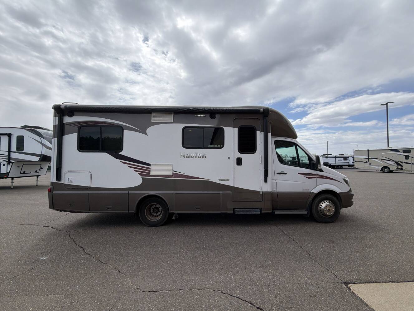 A photo of this 2015 Itasca NAVION 24V