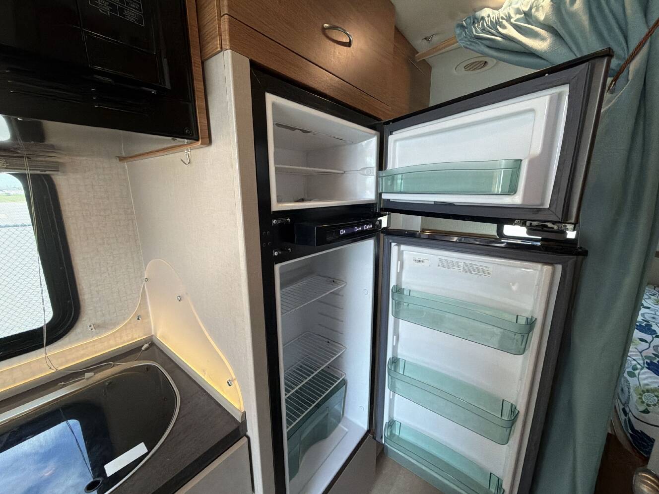 A photo of this 2015 Itasca NAVION 24V