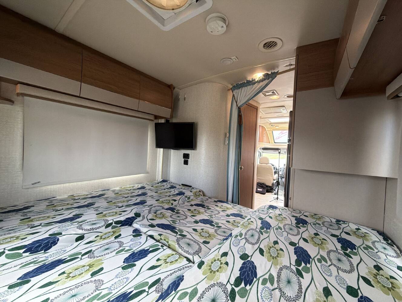 A photo of this 2015 Itasca NAVION 24V