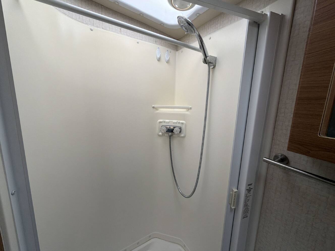 A photo of this 2015 Itasca NAVION 24V