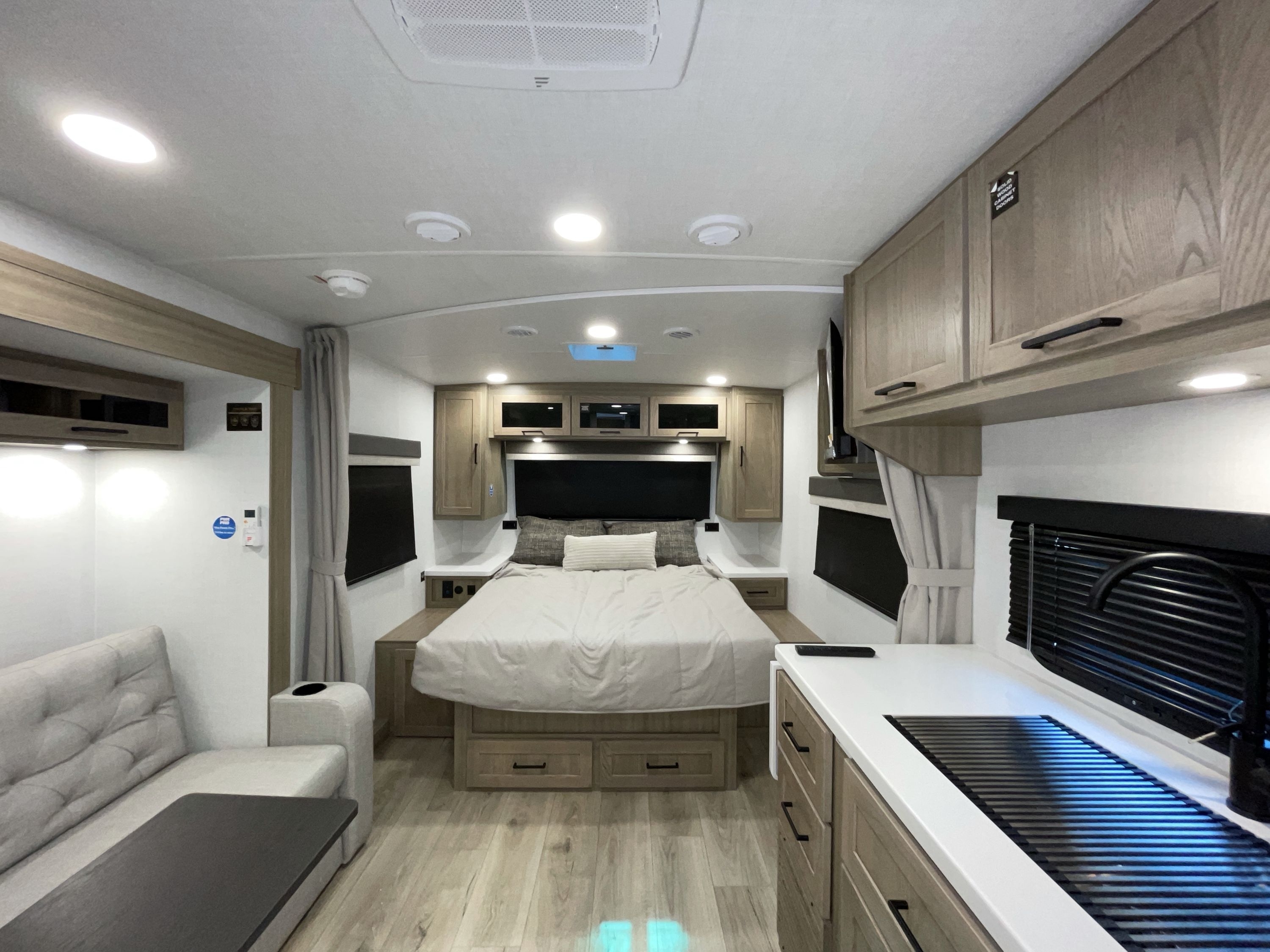 2027 Forest River ROCKWOOD MINI LITE 2109S in sherwood AR