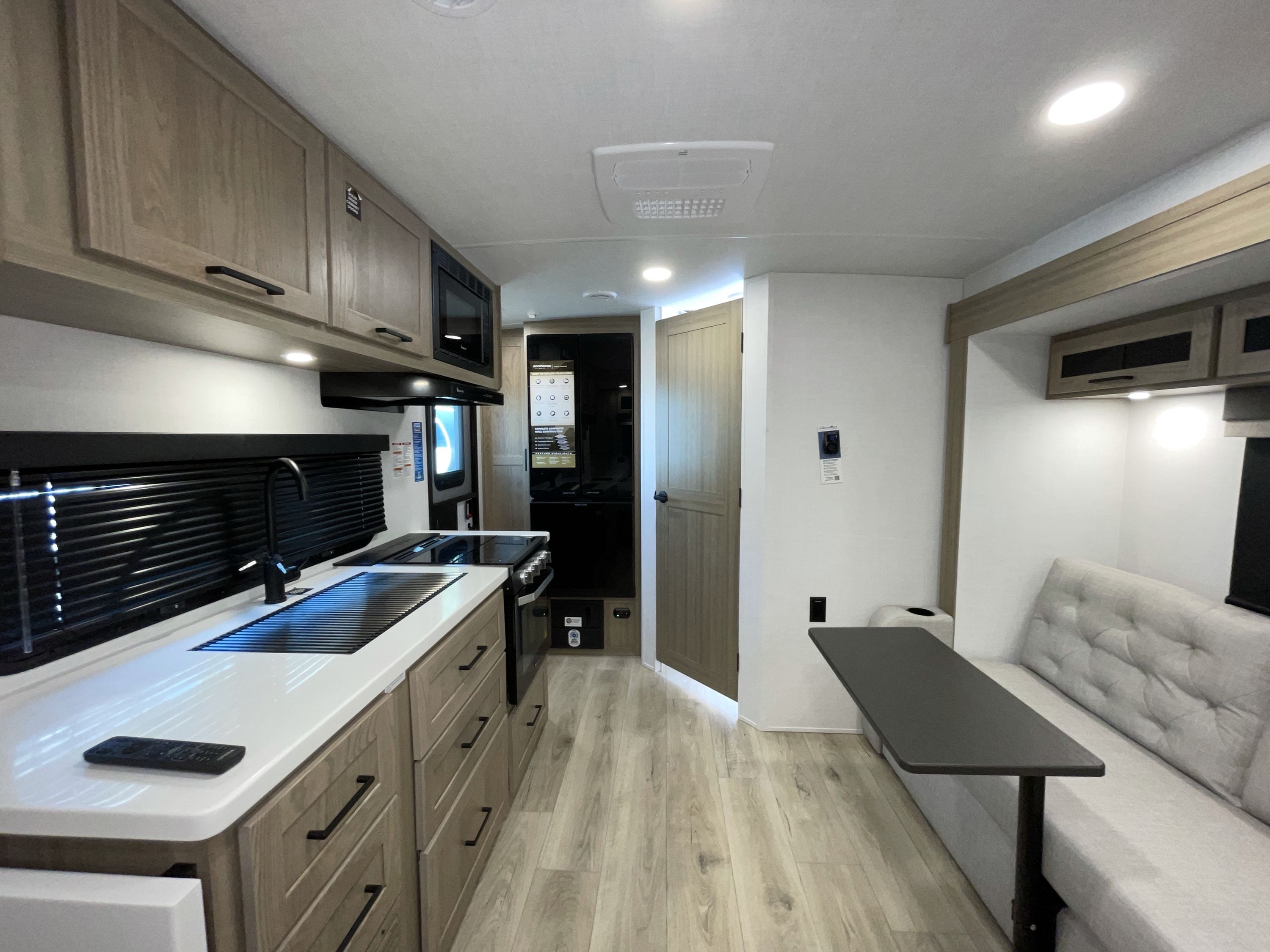 2027 Forest River ROCKWOOD MINI LITE 2109S in sherwood AR