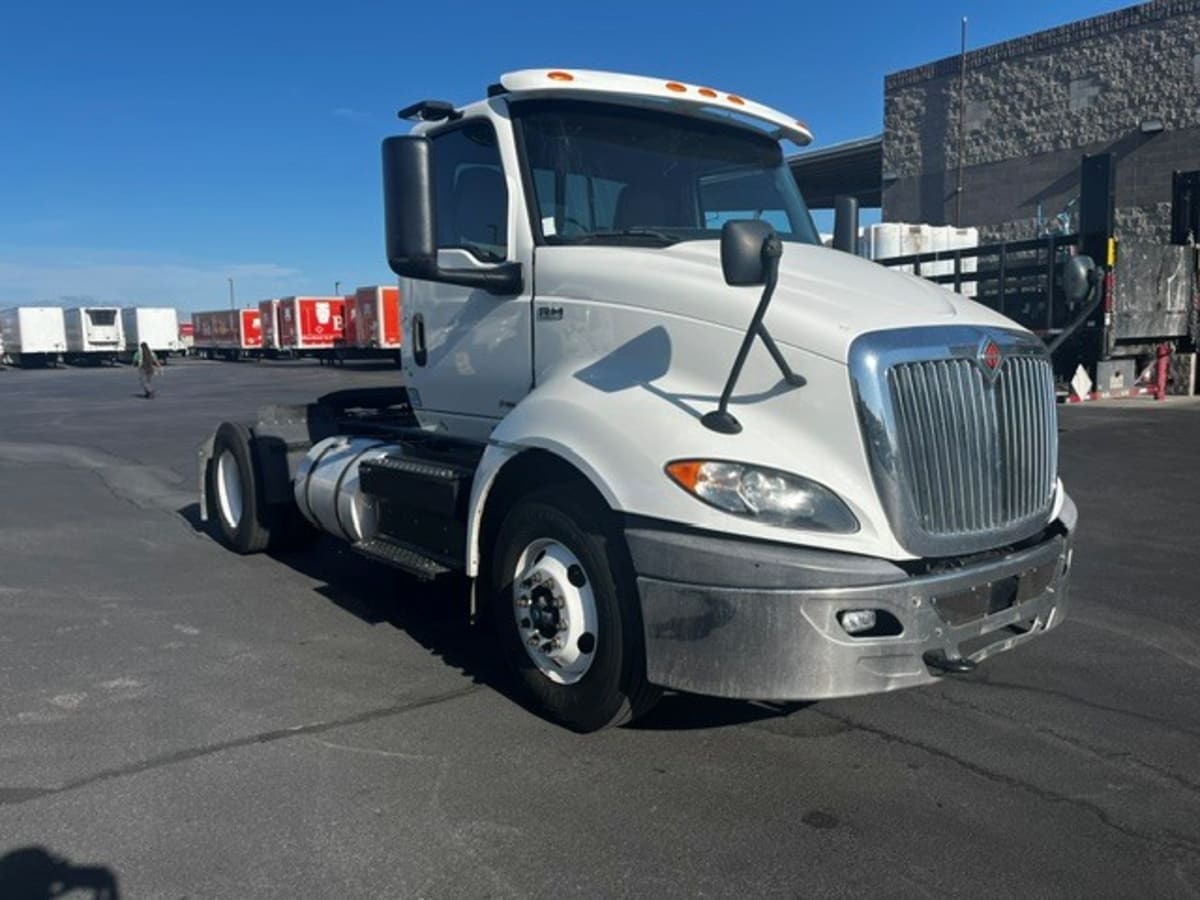 2019 INTERNATIONAL RH613 DAYCAB S/A in Fontana, CA