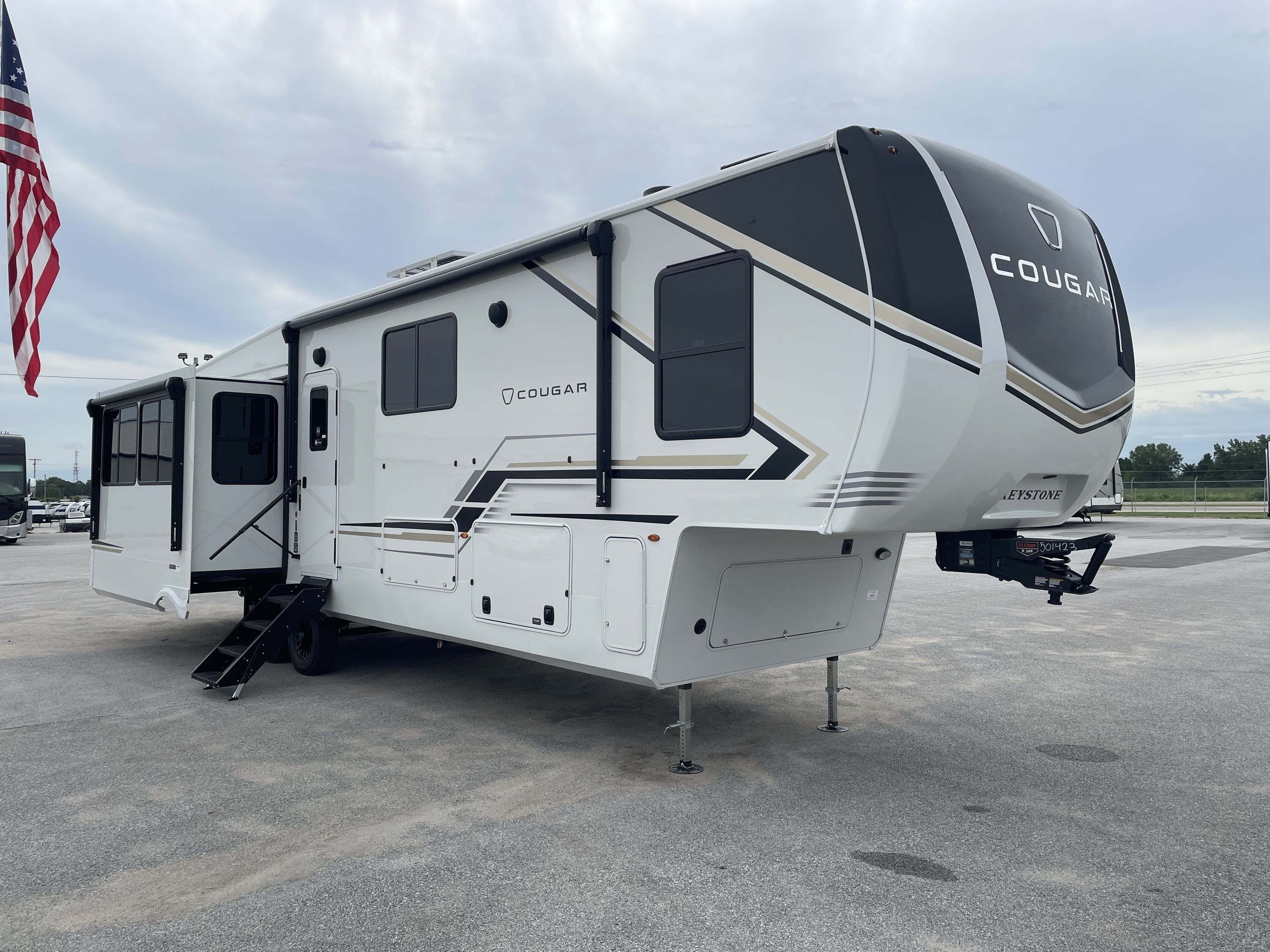 2027 Keystone COUGAR 360MBI in davenport IA