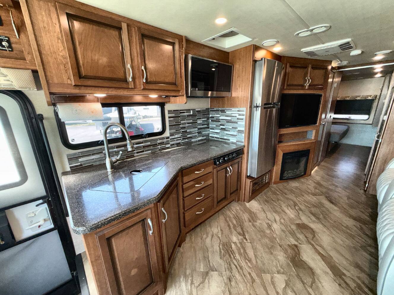 A photo of this 2017 Fleetwood STORM 32A