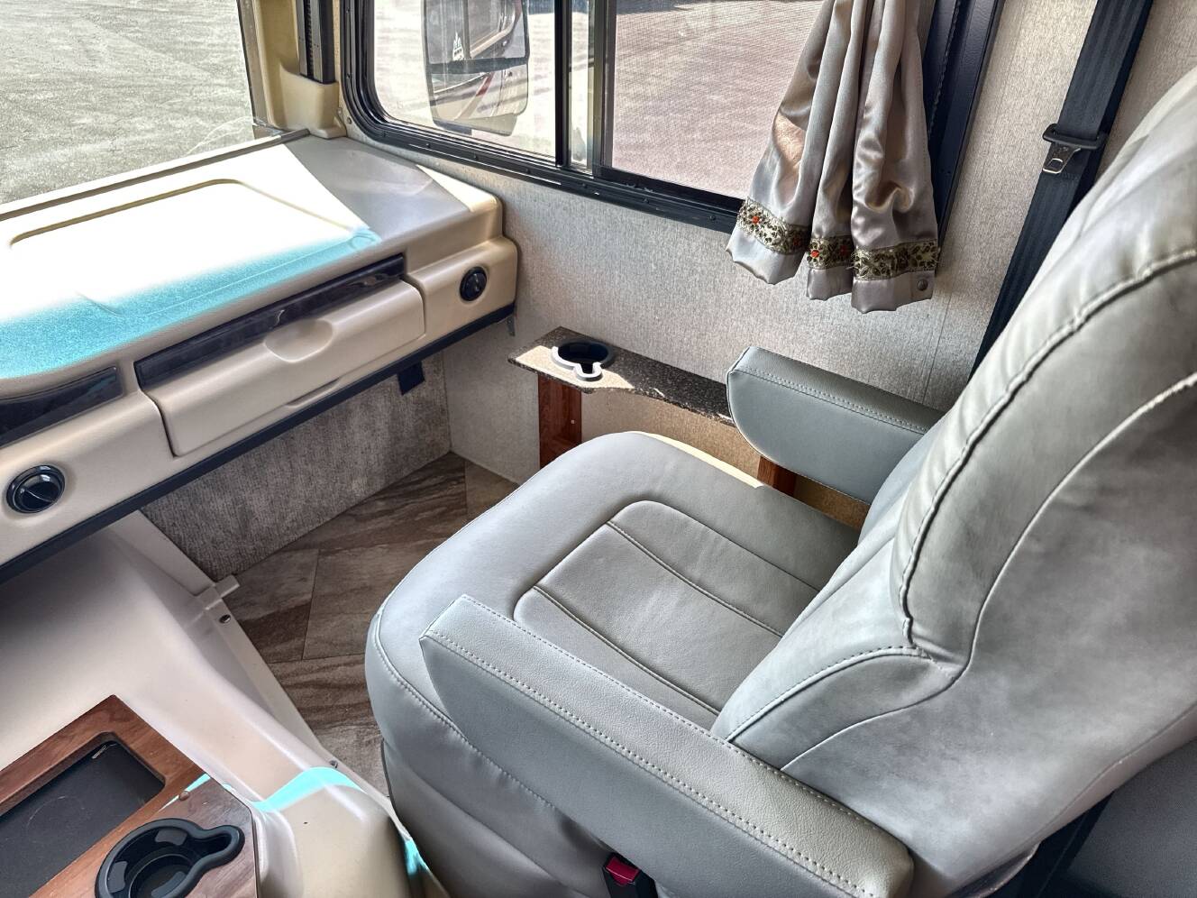 A photo of this 2017 Fleetwood STORM 32A