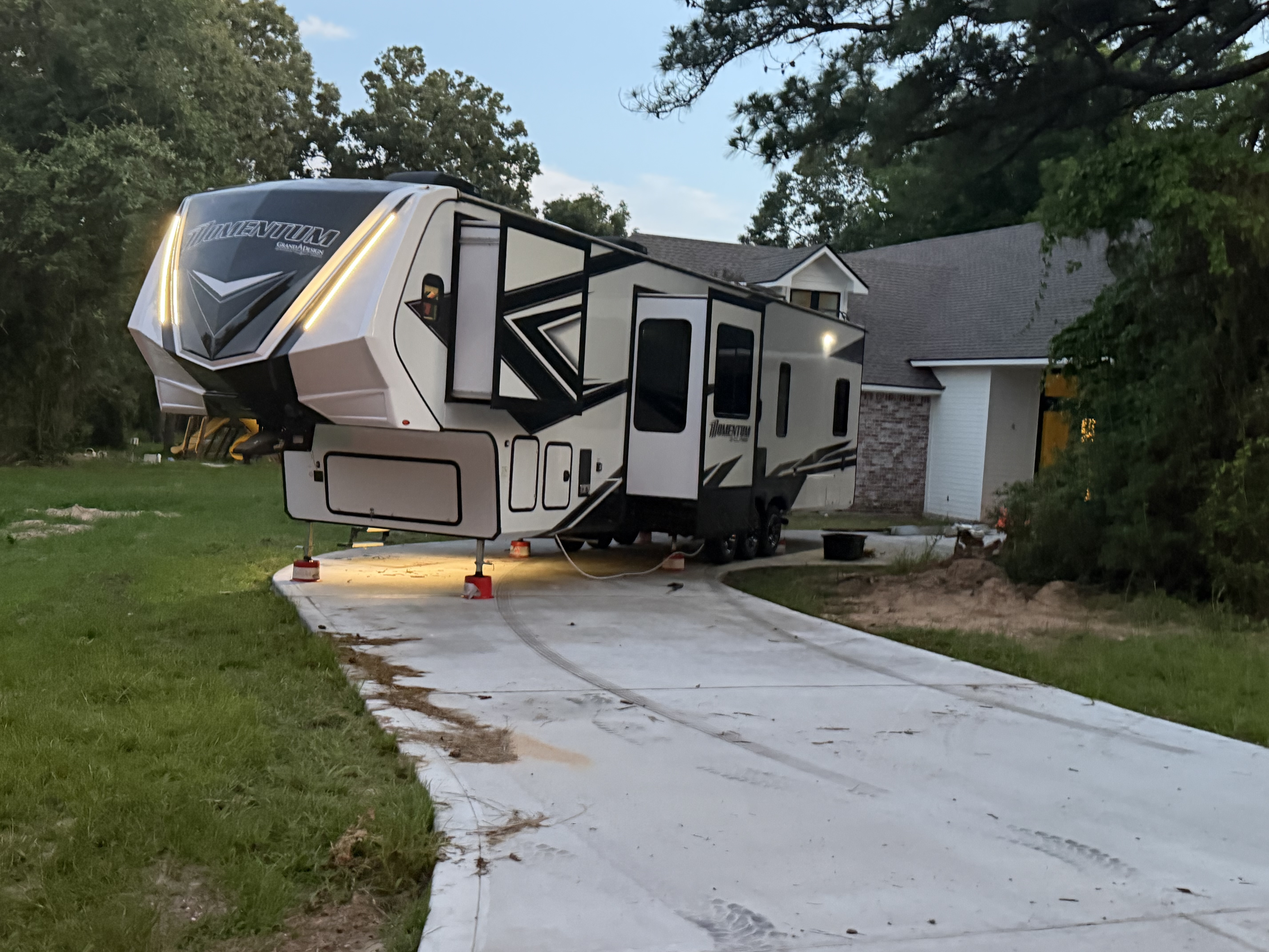 2024 Grand Design MOMENTUM G-CLASS 415G RV