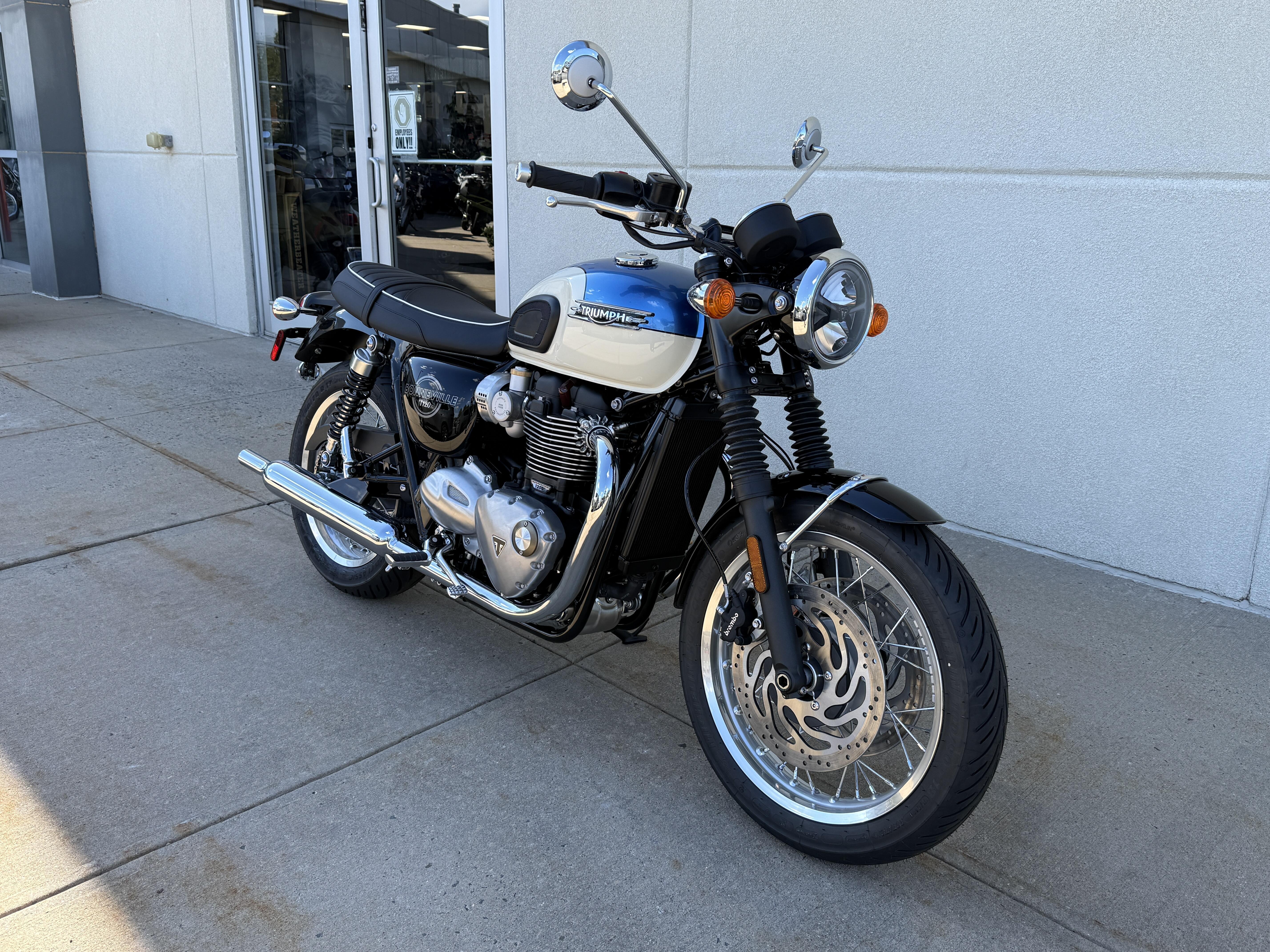 2026 Triumph BONNEVILLE T120 BASE in Metuchen, NJ