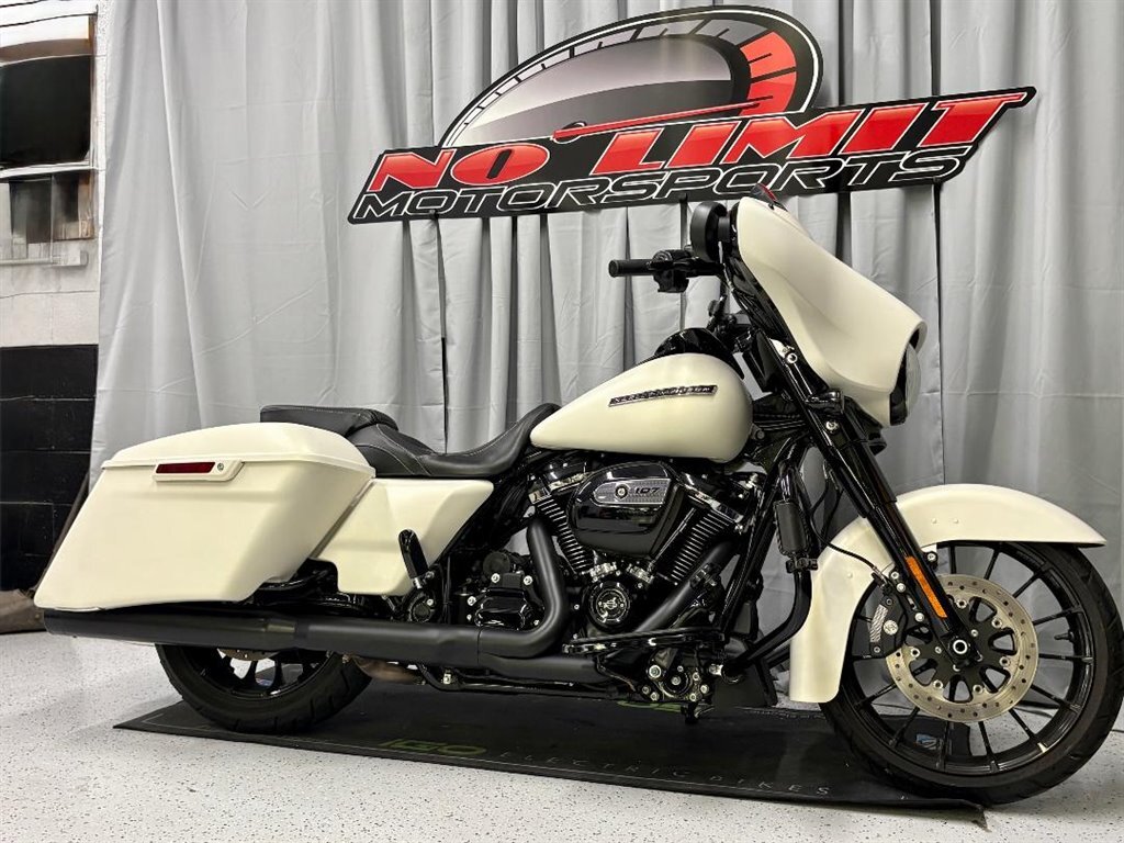 2018 Harley-Davidson STREET GLIDE SPECIAL SPECIAL in Belmont, NC
