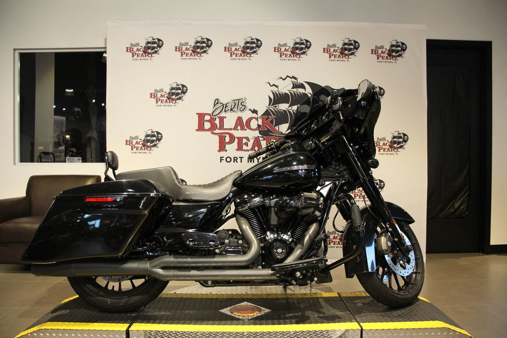 2018 Harley-Davidson Street Glide FLHXS - Special SPECIAL in Fort Myers, FL