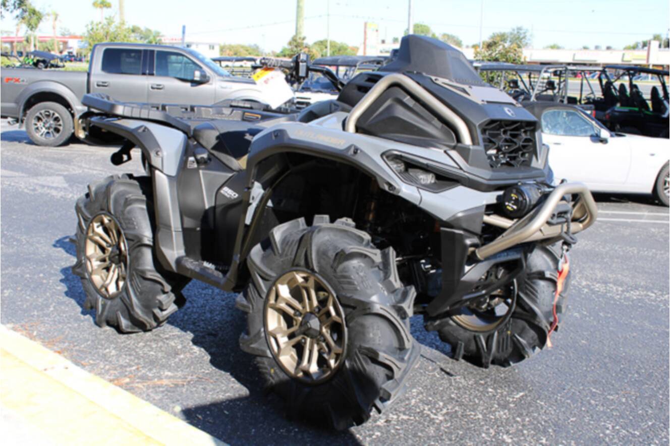 A photo of this 2026 Can-Am Outlander X Mr 850
