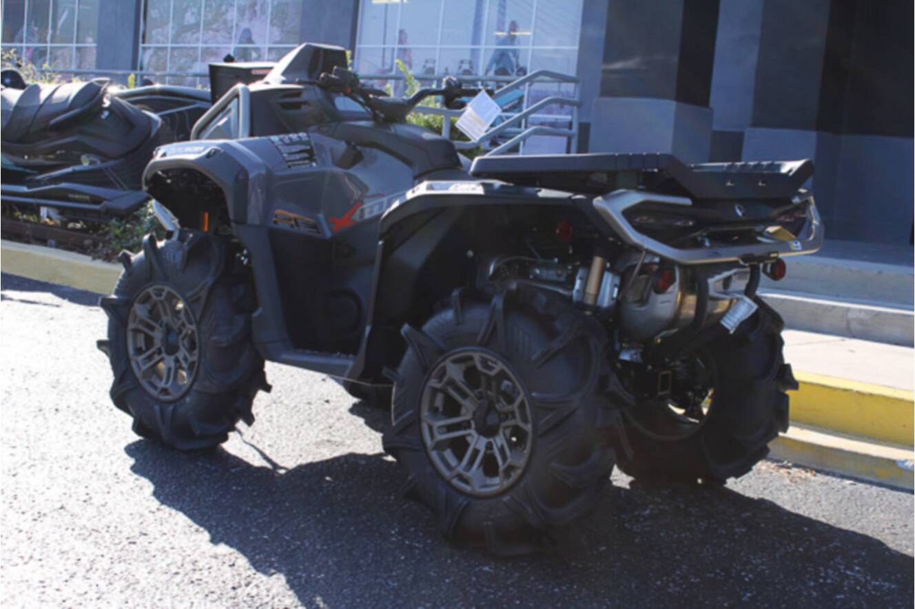 A photo of this 2026 Can-Am Outlander X Mr 850