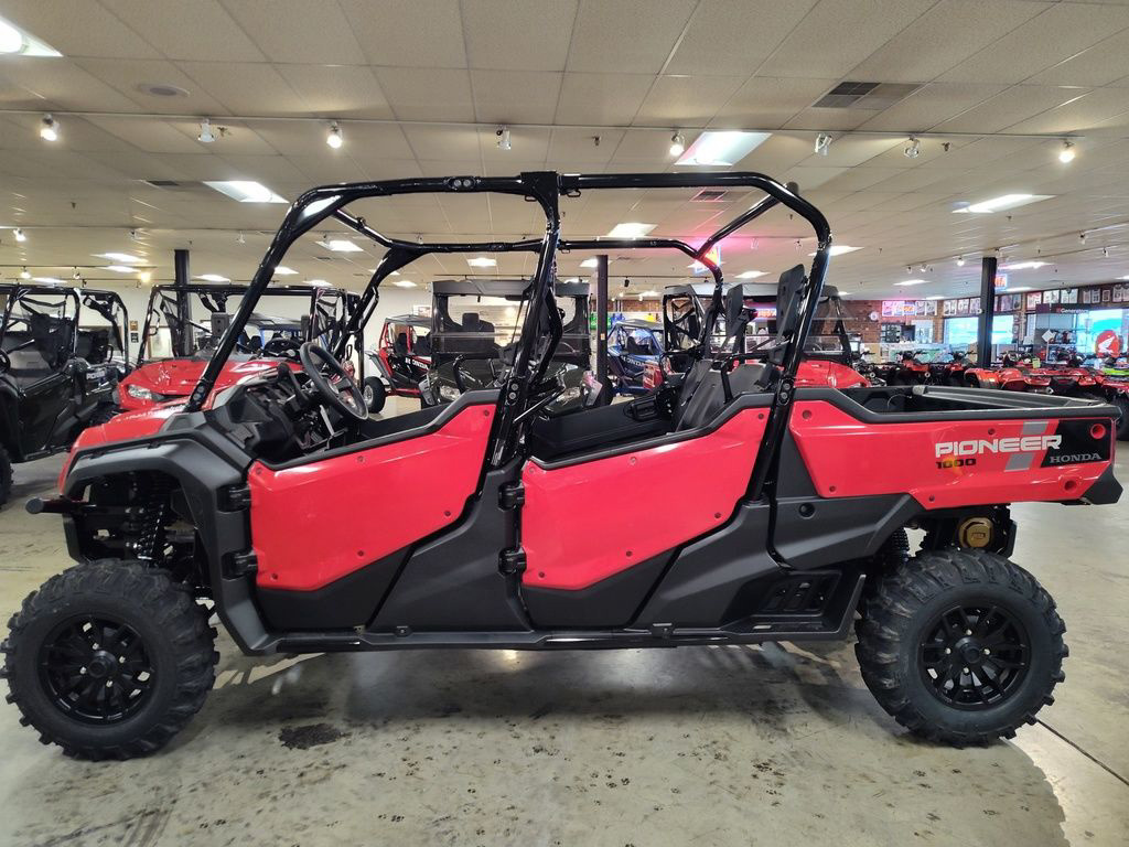 2025 Honda Pioneer 1000-6 Deluxe Crew in asheboro NC