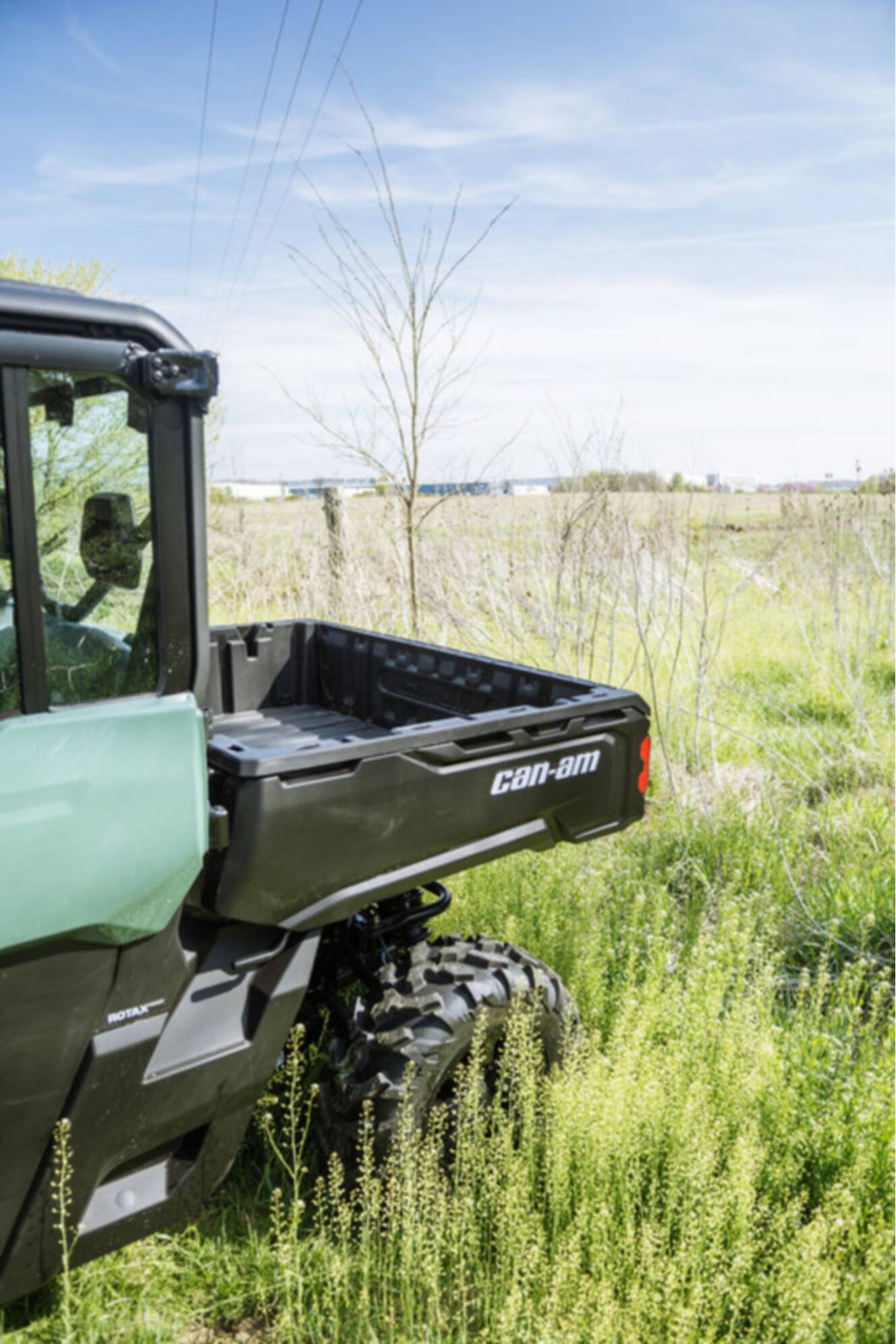 A photo of this 2026 Can-Am Defender MAX DPS CAB HD10