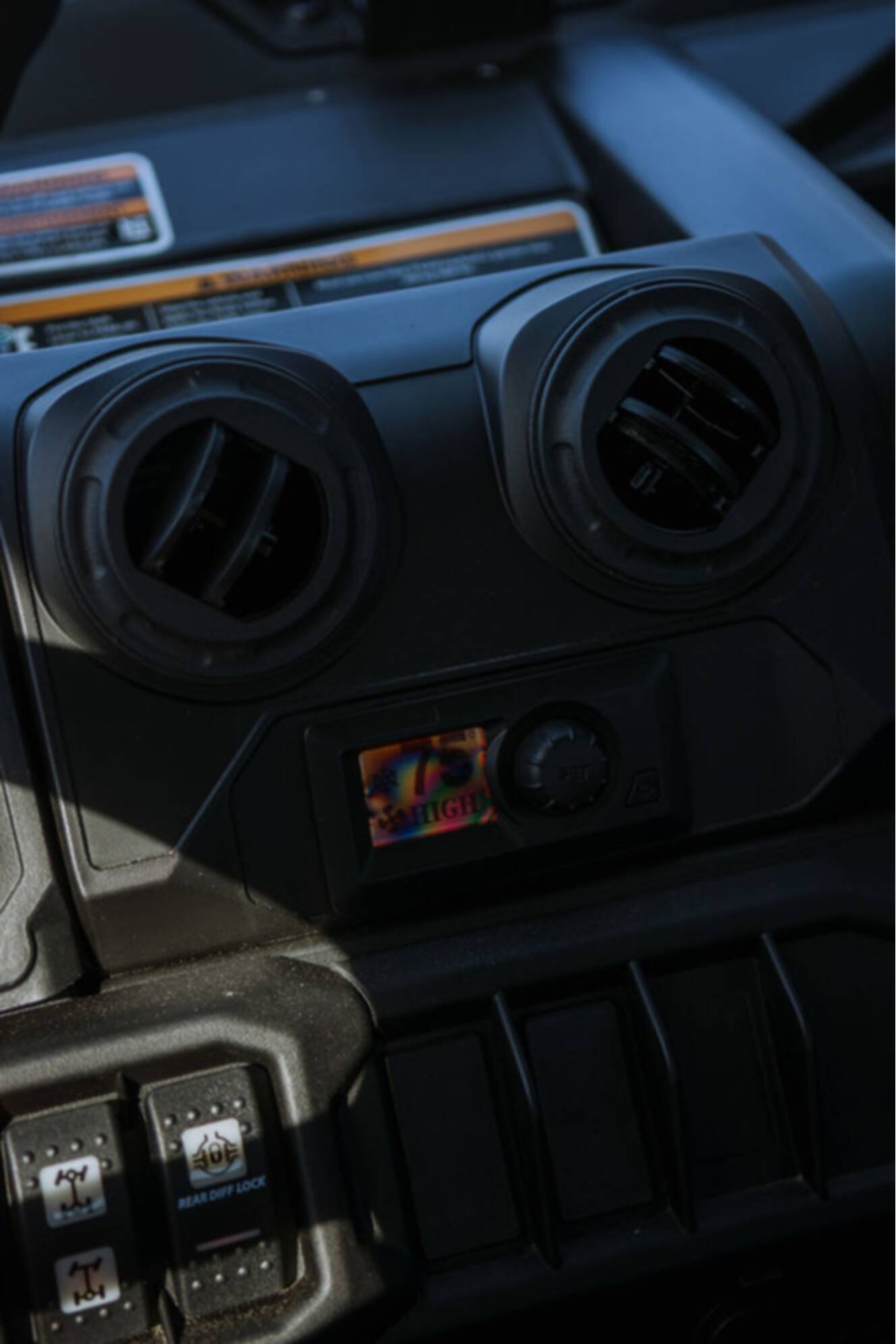 A photo of this 2026 Can-Am Defender MAX DPS CAB HD10