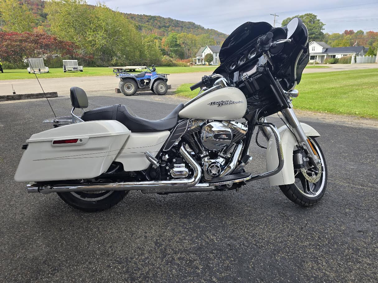 2014 Harley-Davidson Touring Street Glide Special SPECIAL in Bradford, PA