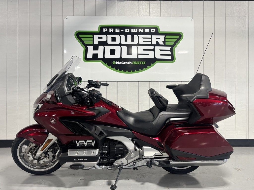 2018 Honda® Gold Wing Tour Automatic DCT Candy Ardent Red 1800 TOUR AUTOMATIC DCT in Cedar Rapids, IA