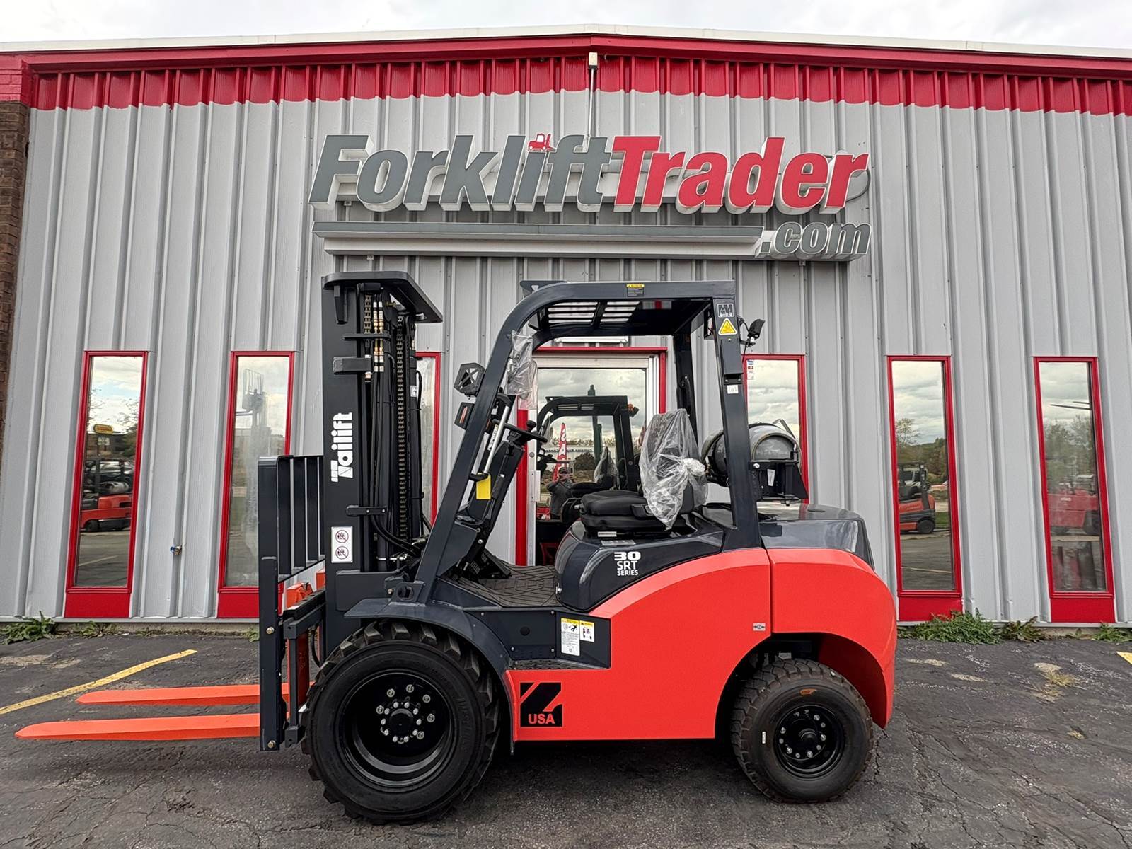 2024 TAILIFT PFG30 in Waukesha, WI