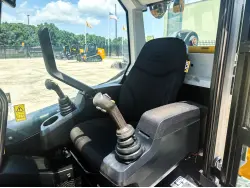 2025 JCB 270T