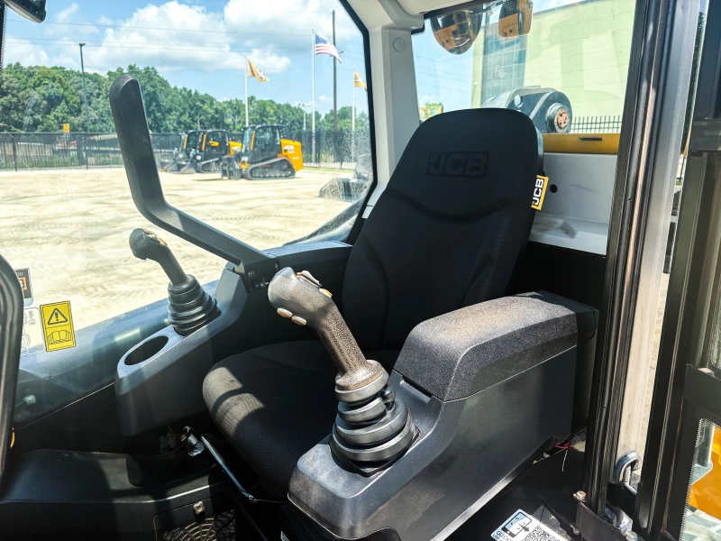 2025 JCB 270T