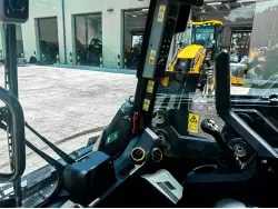 2026 JCB 3TS-8T