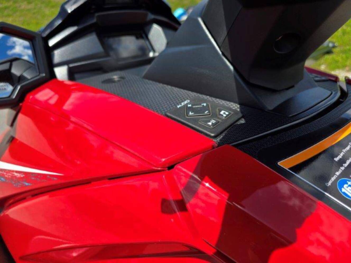 A photo of this 2026 Yamaha Waverunner VX Deluxe w/ Audio