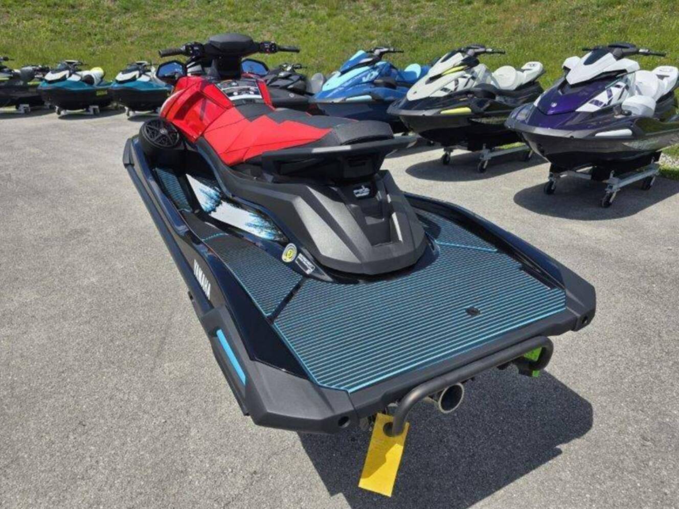 A photo of this 2026 Yamaha Waverunner VX Deluxe w/ Audio