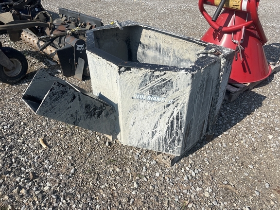 2022 Blue Diamond DISPENSING BUCKET in Brownsville, TN