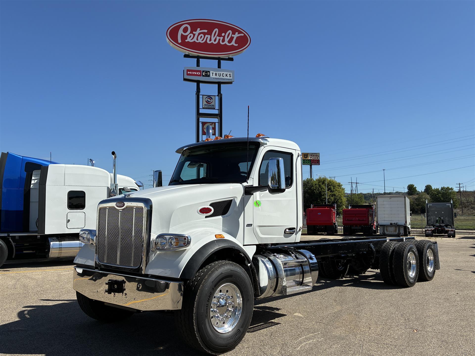 2027 PETERBILT 567 in South Saint Paul, MN