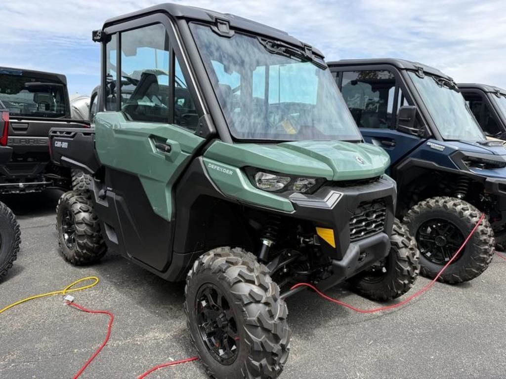 2026 Can-Am Defender DPS CAB HD10 in red wing MN