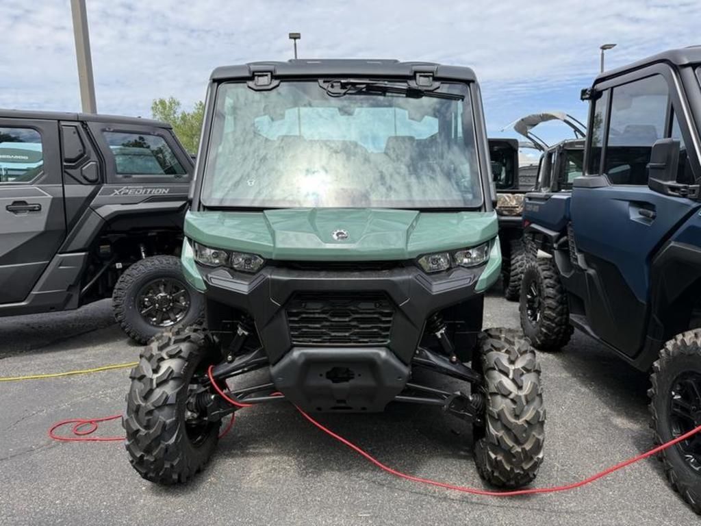 2026 Can-Am Defender DPS CAB HD10 in red wing MN