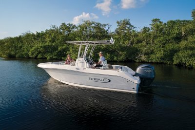 2027 Robalo 202 Explorer R242EX in north miami FL