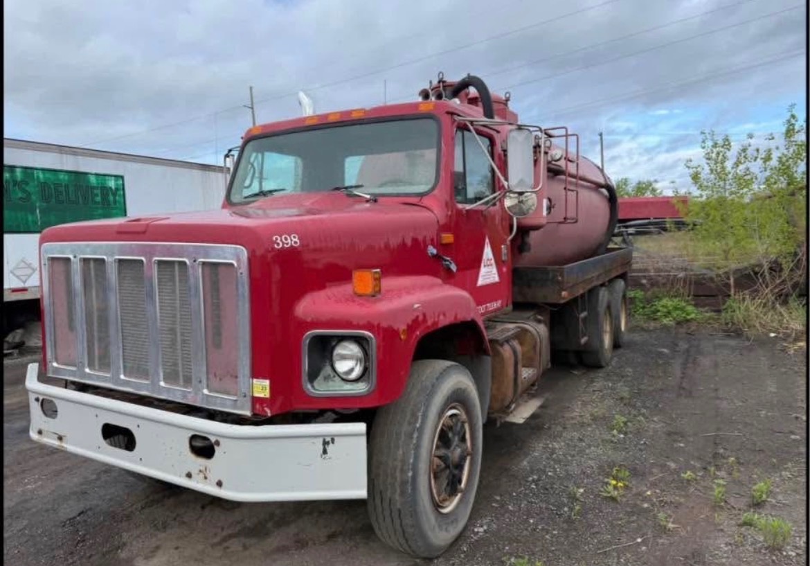 1998 INTERNATIONAL 2000 in Blasdell, NY
