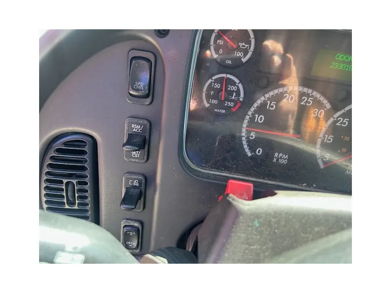 2016 FREIGHTLINER BUSINESS CLASS M2 106