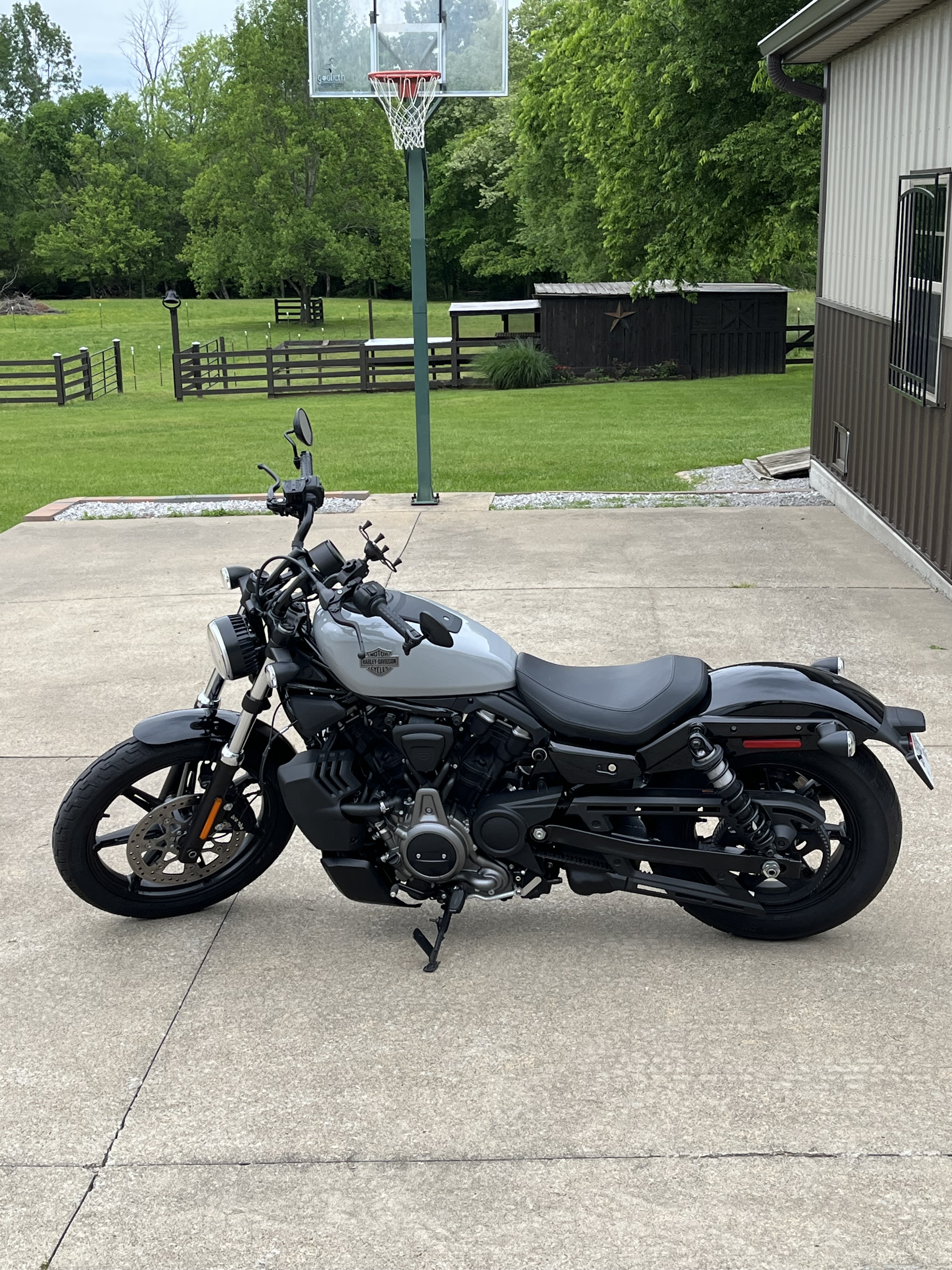2024 Harley-Davidson NIGHTSTER Sportbike motorcycle