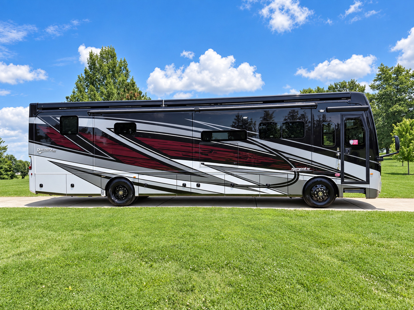 2027 Fleetwood Discovery LXE 40M in harrodsburg KY