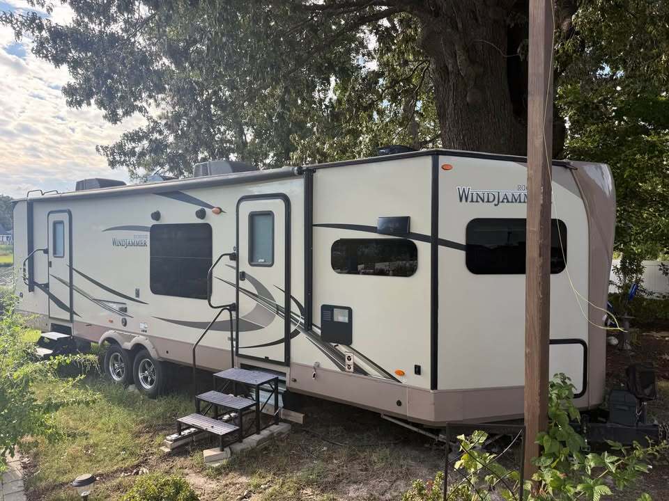 2019 Forest River ROCKWOOD WINDJAMMER 3008V in virginia beach VA