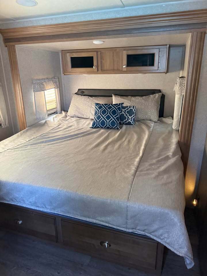 2019 Forest River ROCKWOOD WINDJAMMER 3008V in virginia beach VA