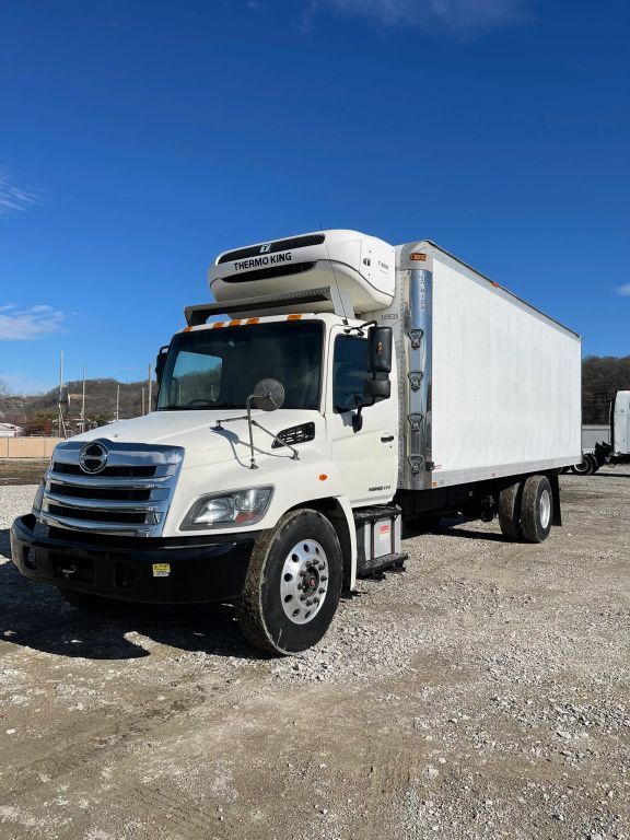 2015 HINO 338 in Dupo, IL